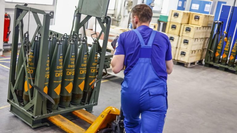 All’Ucraina meno armi dall’Occidente rispetto al 2022