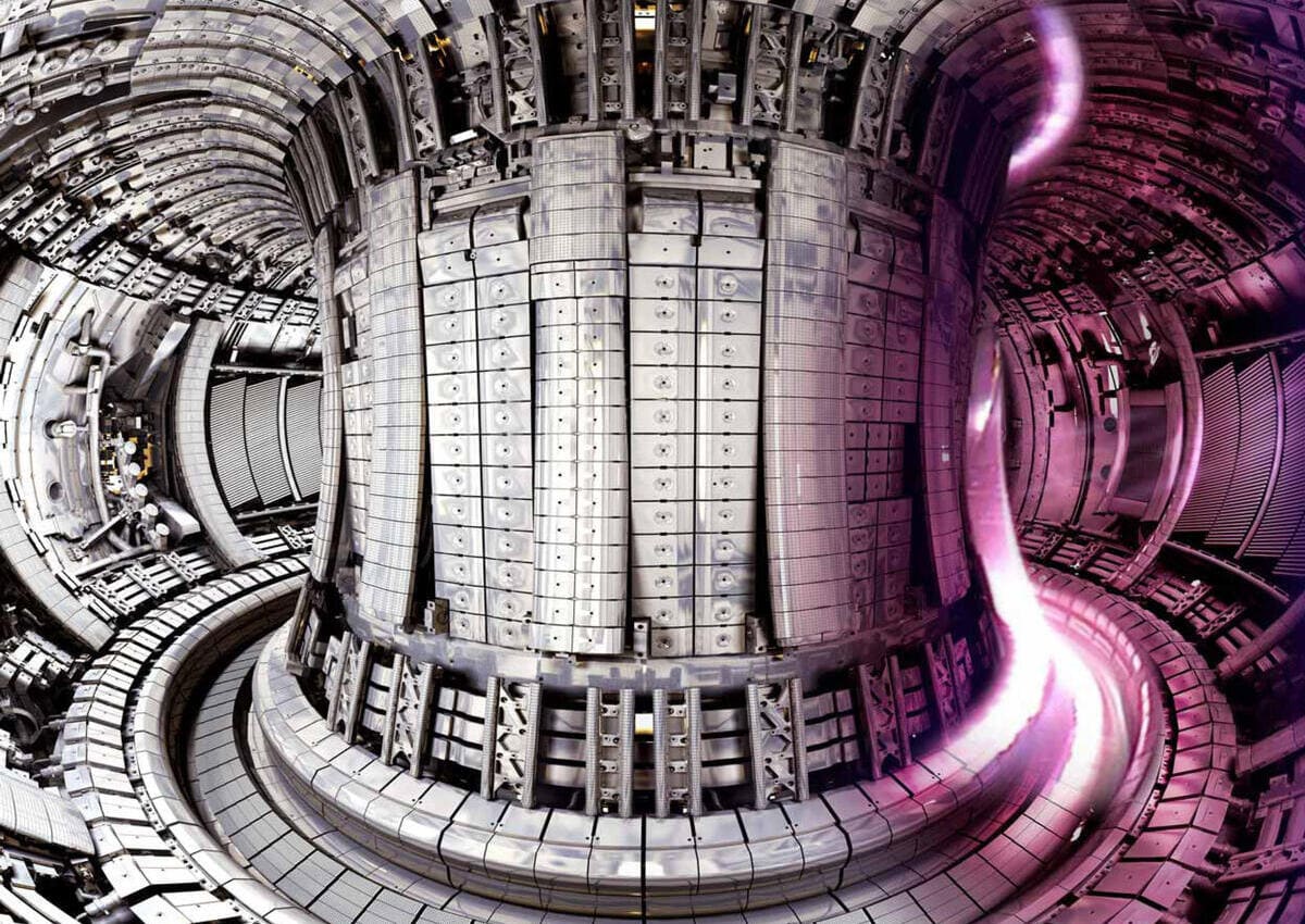 L'interno del reattore sperimentale europeo Jet per la fusione nucleare