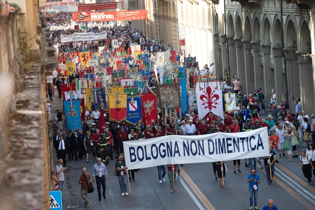 Strage di Bologna corteo