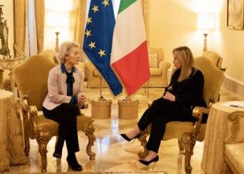 Ursula von der Leyen, presidente della Commissione europea, con il presidente del Consiglio italiano Giorgia Meloni a Palazzo Chigi, Roma