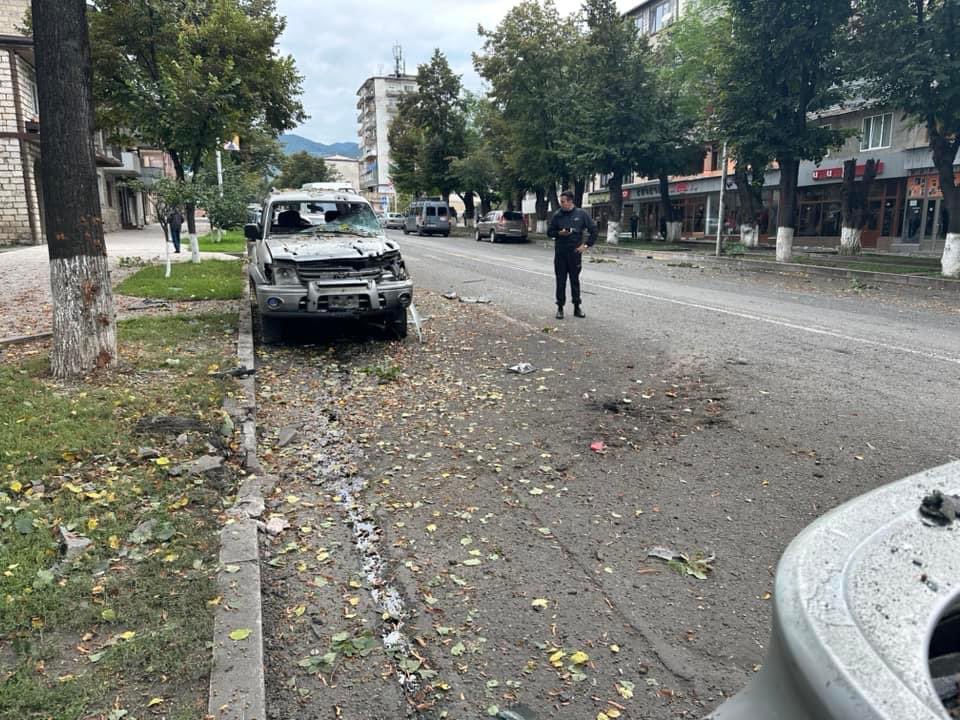 Auto distrutte nel centro di Stepanakert