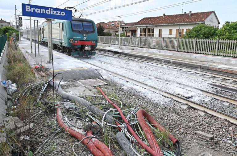 La croce di Brandizzo, il “centuplo” di Cl e la spider di Sallusti