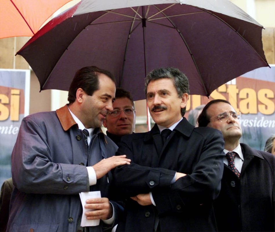 Massimo D'Alema con Antonio Di Pietro, 1 aprile 2000 (Ansa)