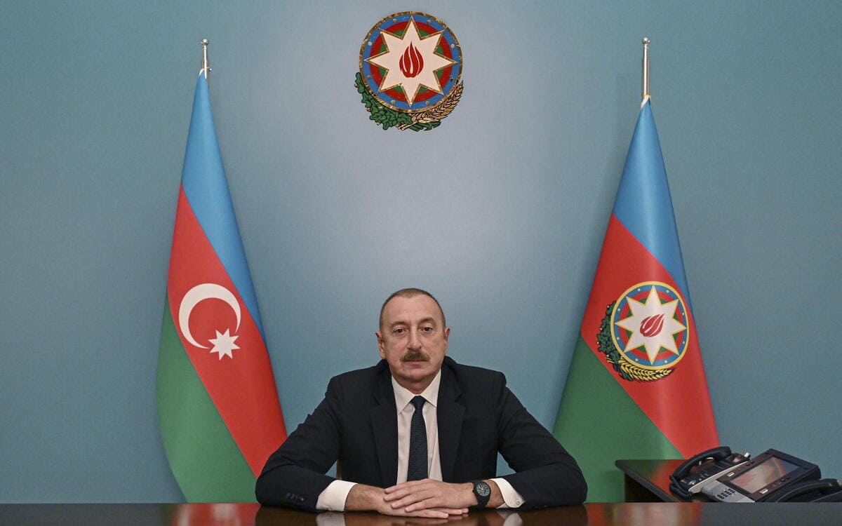 Il dittatore azero Ilham Aliyev annuncia la capitolazione degli armeni del Nagorno-Karabakh
