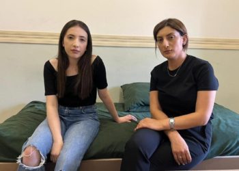 Vika ed Elina, scappate in Armenia dall'Artsakh dopo l'invasione dell'Azerbaigian