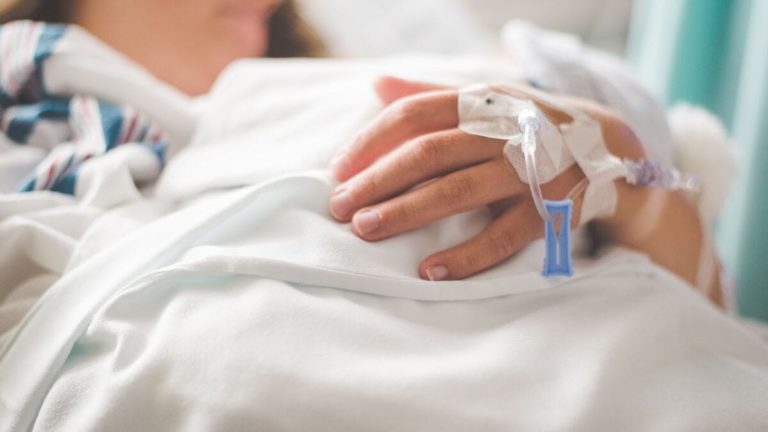 La morte di ST, che voleva vivere ma per giudici e medici meritava solo l’eutanasia