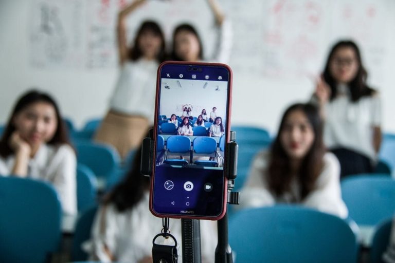 Non basteranno le prediche per limitare le app che creano “falsi nudi”