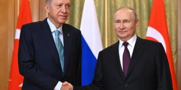 Erdogan e Putin parlano a Sochi della guerra in Ucraina