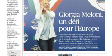 La prima pagina del Figaro sulla vittoria di Giorgia Meloni un anno fa
