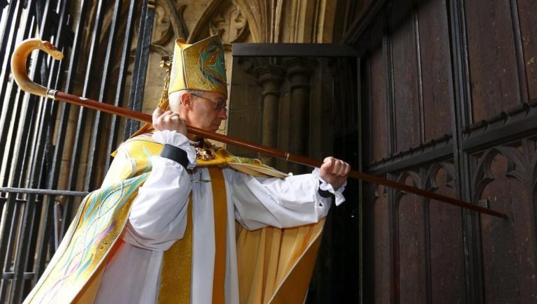 «Sta suonando la campana a morto per la Chiesa anglicana»
