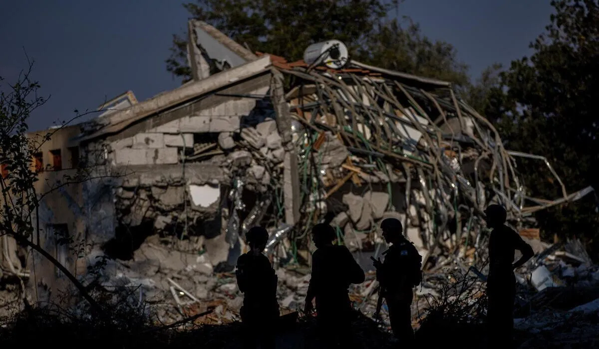 Una casa nel kibbutz di Be'eri, vicino al confine di Gaza, attaccato da Hamas il 7 ottobre. Qui sono stati trovati 108 cadaveri