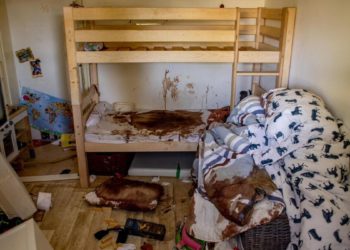 La camera di un bambino nel kibbutz di Nir Oz dopo l'attacco di Hamas