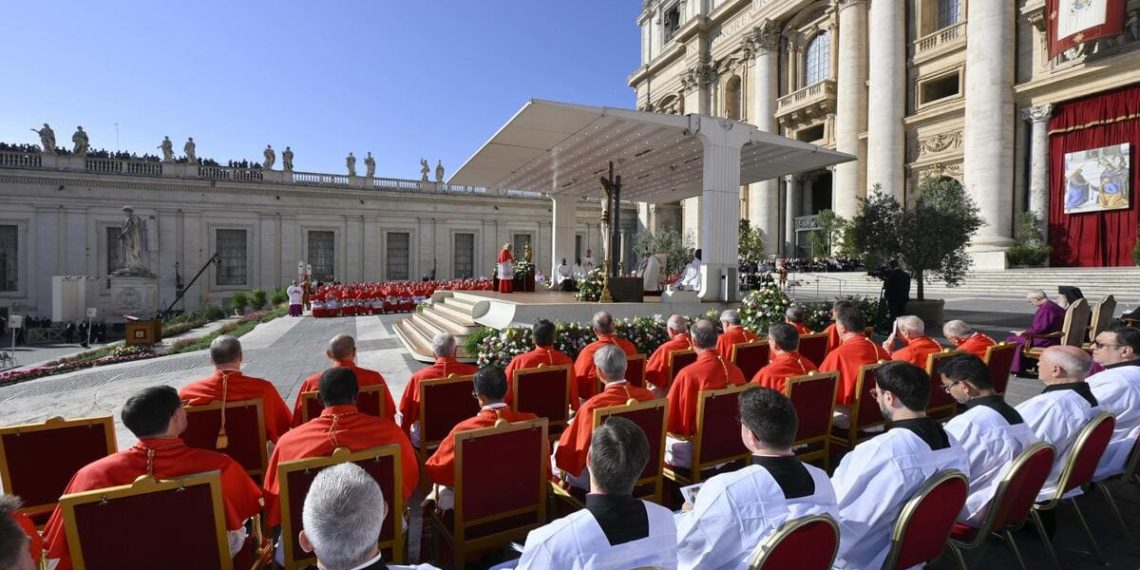 Papa Francesco durante il Concistoro ordinario pubblico per la creazione di 21 nuovi cardinali, Roma, 30 settembre 2023 (Ansa)