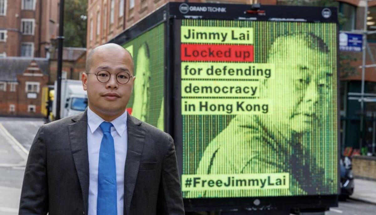 Sebastien Lai, figlio di Jimmy Lai, editore dell'Apple Daily di Hong Kong, in carcere dal dicembre 2020