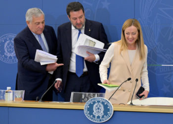 I tre leader della maggioranza Giorgia Meloni, Antonio Tajani e Matteo Salvini alla conferenza stampa di presentazione della legge di bilancio 2024, 16 ottobre 2023