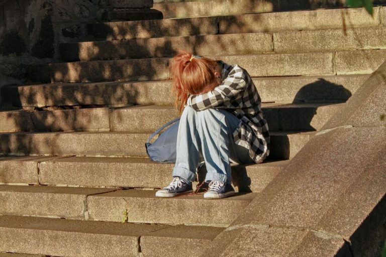 Non c’è una facile consolazione nella storia dell’undicenne abusata e diventata madre