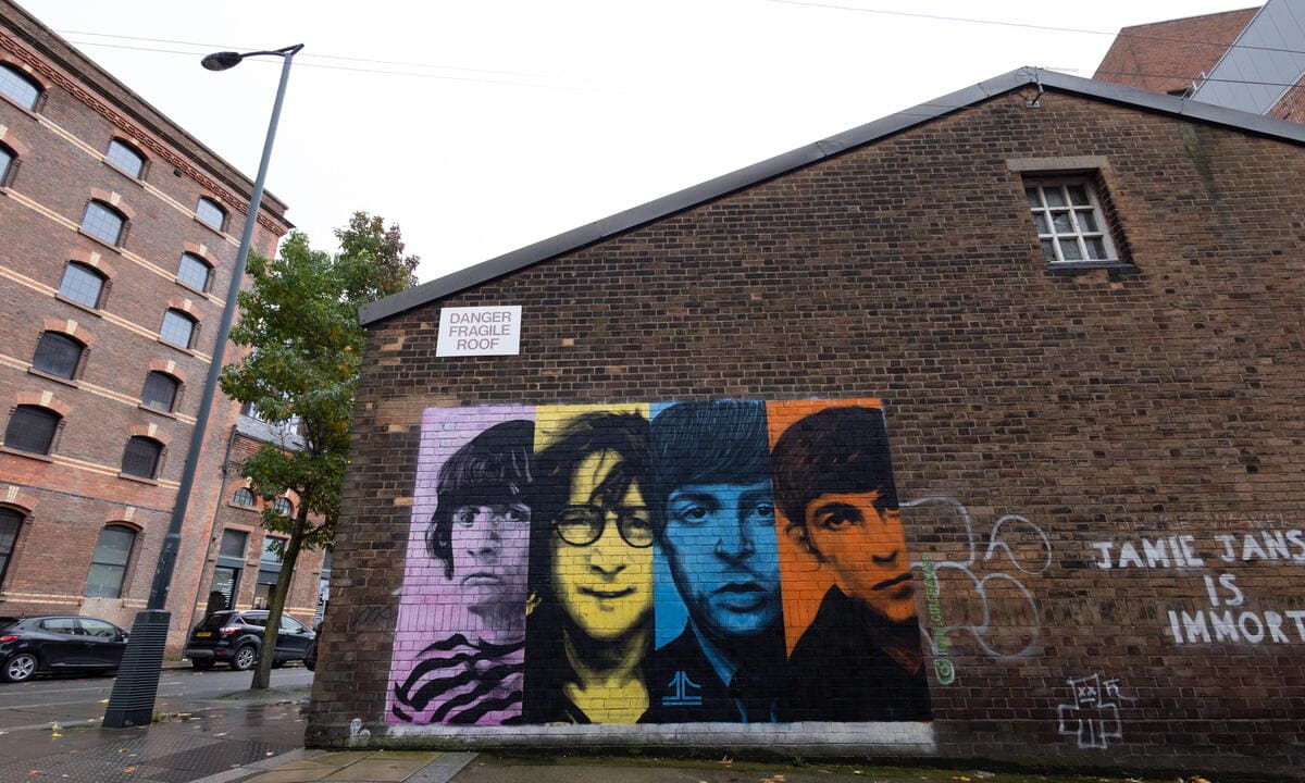 Murale dedicato ai Beatles, Liverpool, 2 novembre 2023 (Ansa)