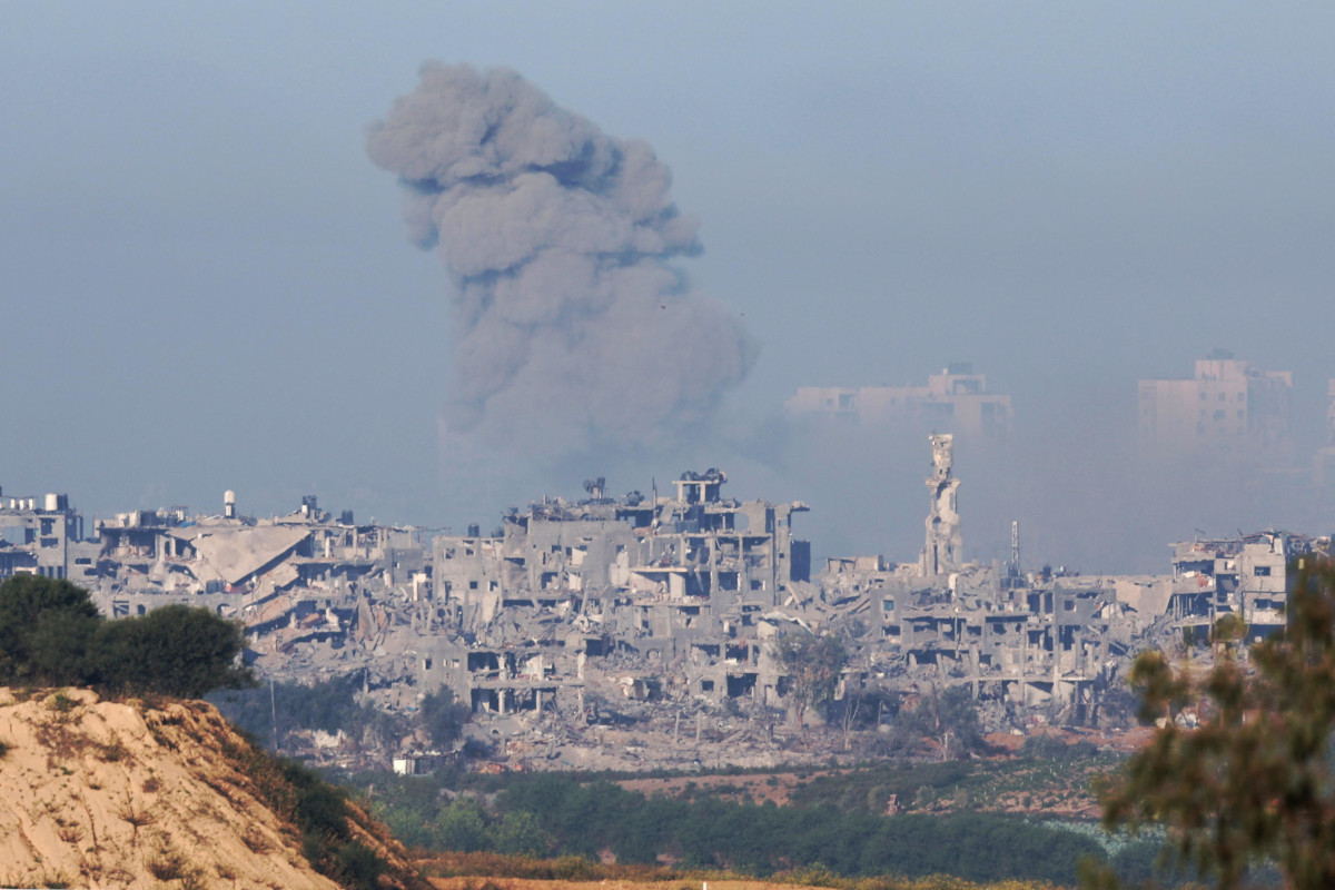 La città di Beit Hanon, nel Nord della Striscia di Gaza, colpita dai bombardamenti dell’esercito di Israele, 4 novembre 2023