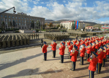 Parata militare celebrativa della vittoria degli azeri sugli armeni dell’Artsakh a Stepanakert, ora rinominata Khankendi, 8 novembre 2023