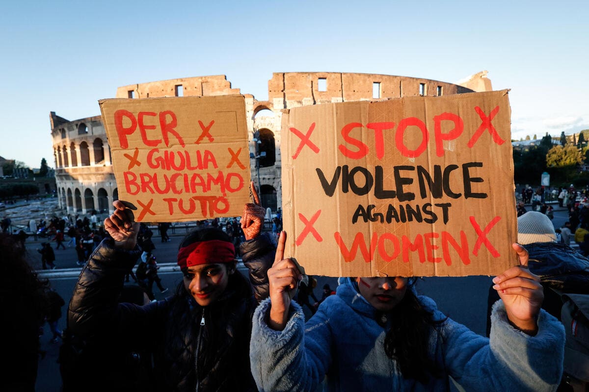 Il corteo dell'associazione contro la violenza sulle donne, Roma, 25 Novembre 2023 (Ansa)