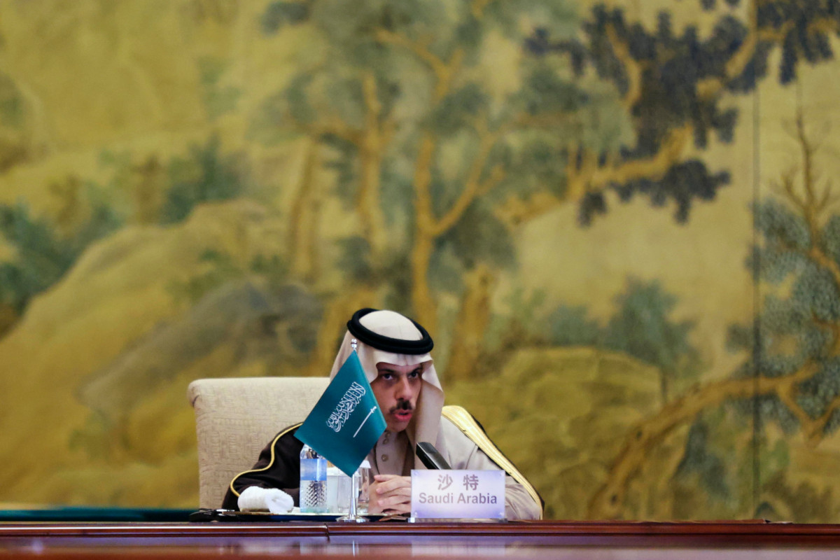 Il principe Faisal bin Farhan al Saud, ministro degli Esteri dell’Arabia Saudita, a Pechino il 20 novembre scorso