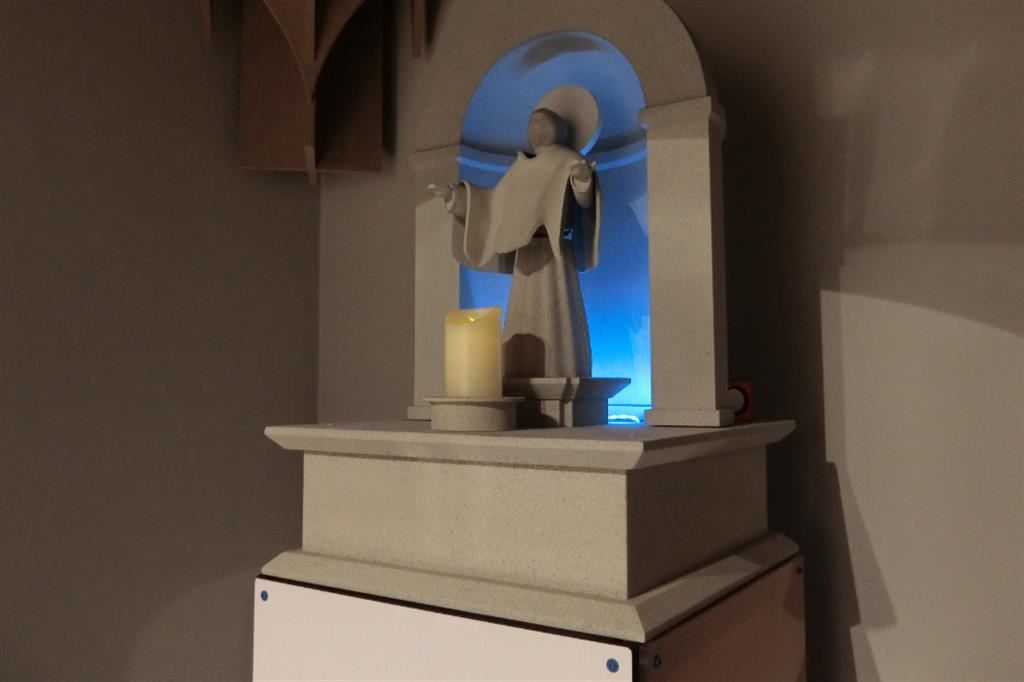 SanTo, il robot che aiuta a pregare