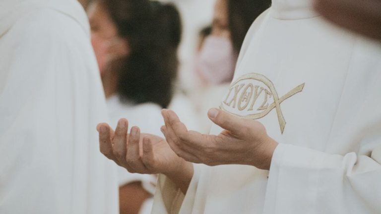 La “Fiducia supplicans” offre uno sviluppo al senso (pastorale) delle benedizioni