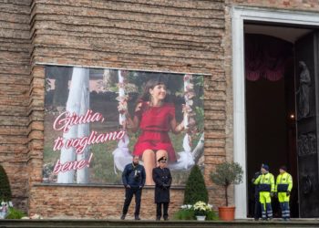 Un momento dei funerali di Giulia Cecchettin, nella Basilica di Santa Giustina a Padova, 5 dicembre 2023 (Ansa)