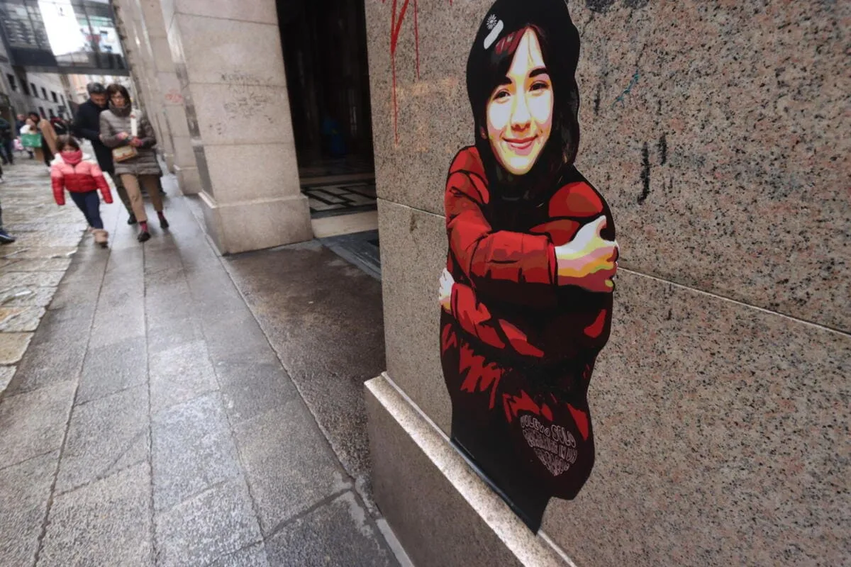Il murale dedicato a Giulia Cecchettin realizzato a Milano dell'artista Fabio Ingrassia, 2 dicembre 2023 (Ansa)