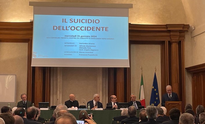 Il sottosegretario alla Presidenza del Consiglio Alfredo Mantovano al convegno "Il suicidio dell'Occidente", Senato, 31 gennaio 2024 (foto Tempi)