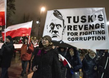 Proteste in Polonia contro il premier Donald Tusk