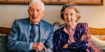 Dries van Agt e la moglie Eugenie Krekelberg si sono uccisi con l'eutanasia a 93 anni