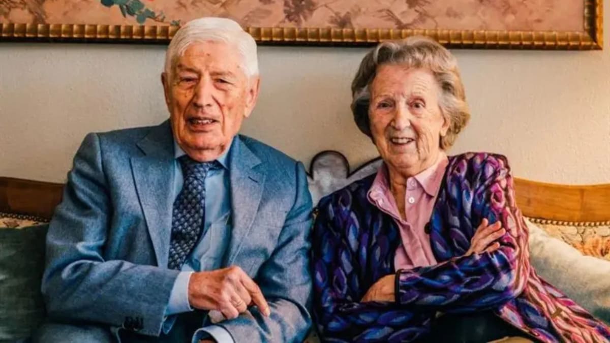 Dries van Agt e la moglie Eugenie Krekelberg si sono uccisi con l'eutanasia a 93 anni