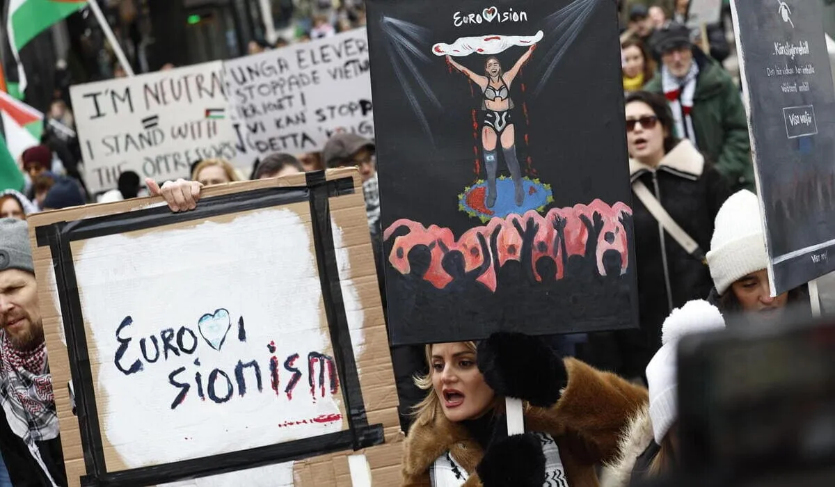 La manifestazione Together for Palestina a Stoccolma per chiedere il cessate il fuoco a Gaza e l'esclusione di Israele dall'Eurovision Song Contest