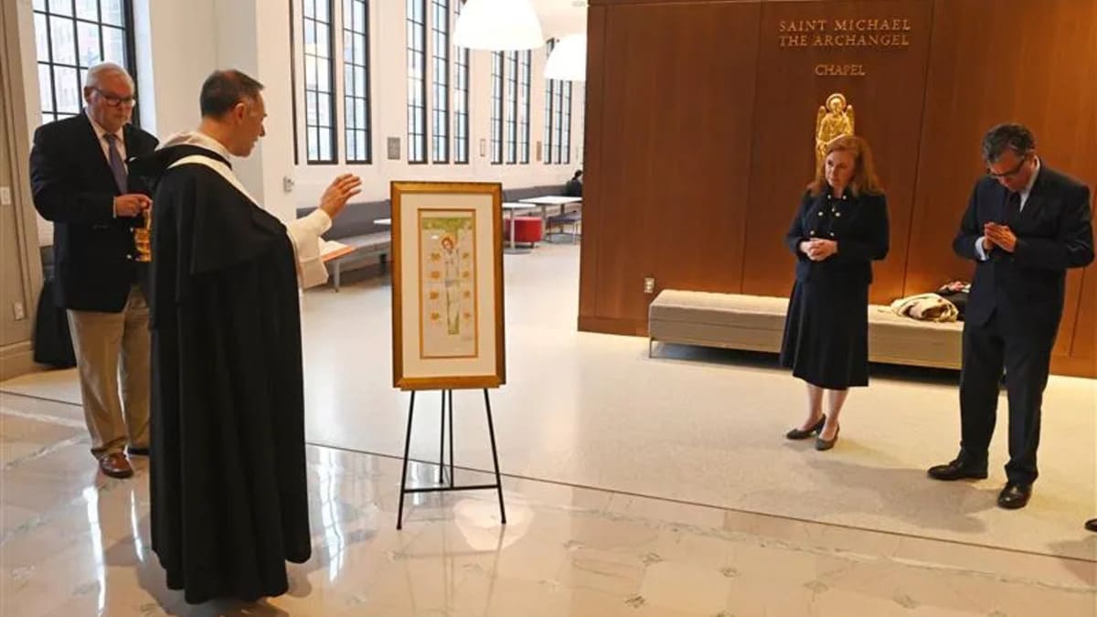 Il quadro della crocifissione di Jimmy Lai è stato esposto alla cappella dedicata a San Michele arcangelo nella Catholic University of America a Washington
