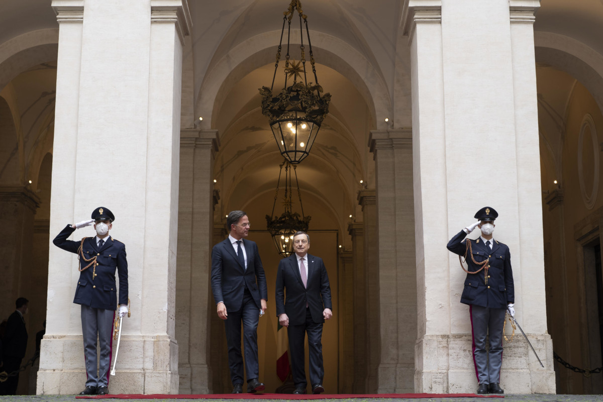 Incontro a Palazzo Chigi tra Mario Draghi e Mark Rutte, all’epoca rispettivamente presidente del Consiglio italiano e primo ministro olandese, 7 aprile 2022