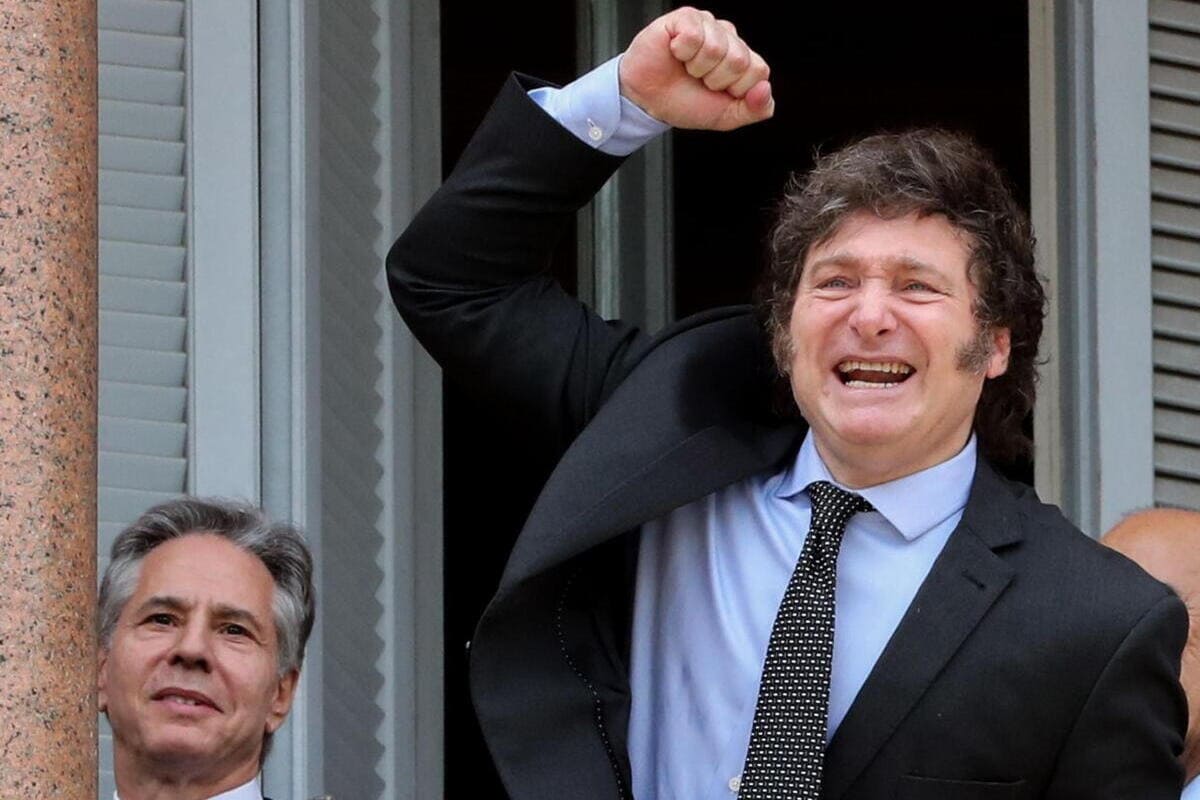 Il presidente argentino Javier Milei insieme al segretario di Stato americano Antony Blinken