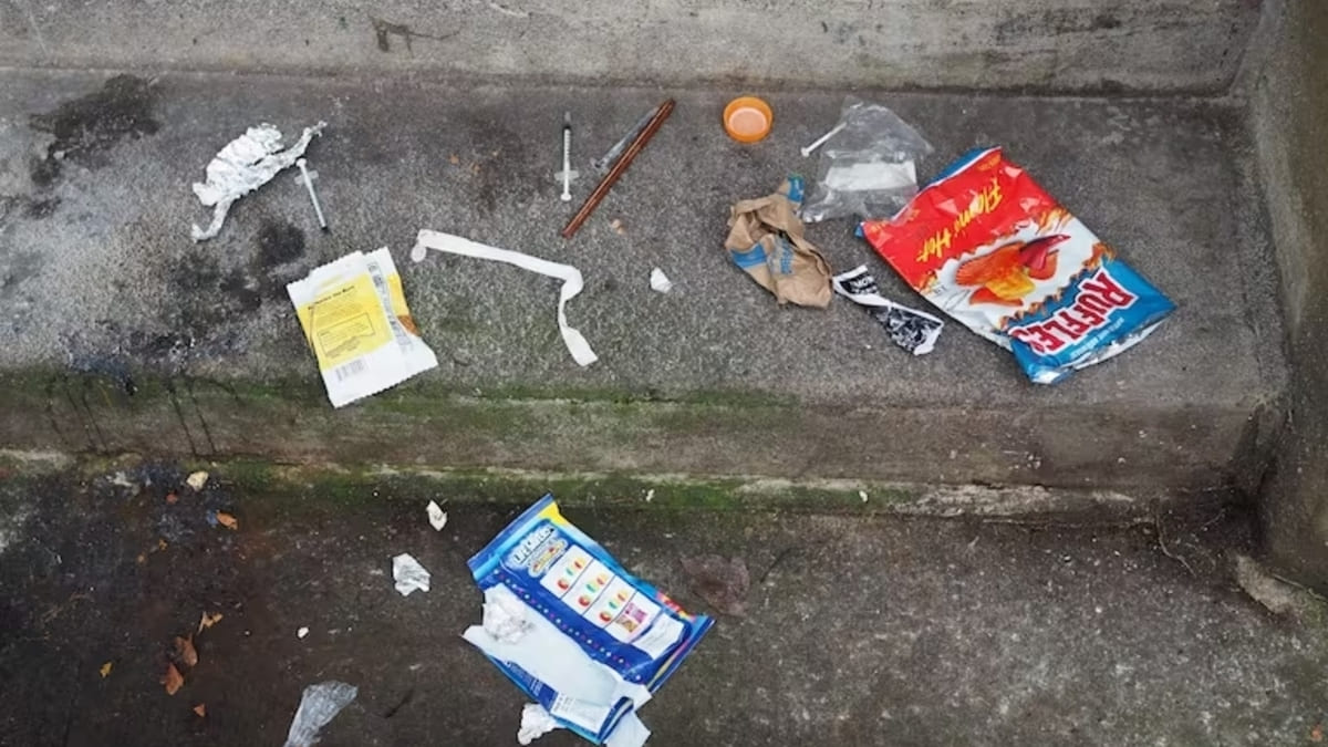Siringhe e altri residui lasciati per strada a Portland, in oregon