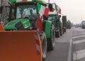 Agricoltori in protesta a bordo dei loro trattori davanti al casello autostradale della A14 a Castel San Pietro Terme, Bologna, , 6 febbraio 2024