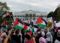 Protesta davanti alla Casa Bianca contro la guerra a Gaza, 4 novembre 2023