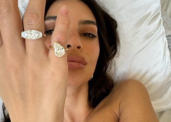 Emily Ratajkowski mostra gli “anelli di divorzio” su Instagram