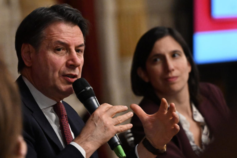 Conte sarà pure ridicolo, ma guai a sottovalutarlo
