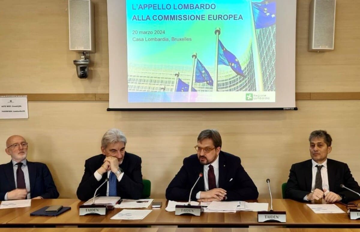 Gli assessori lombardi Guido Guidesi e Raffaele Cattaneo a Bruxelles, 20 marzo 2024
