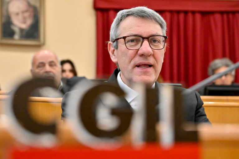Perché Landini si è messo a fare il leader politico (senza averne i mezzi)