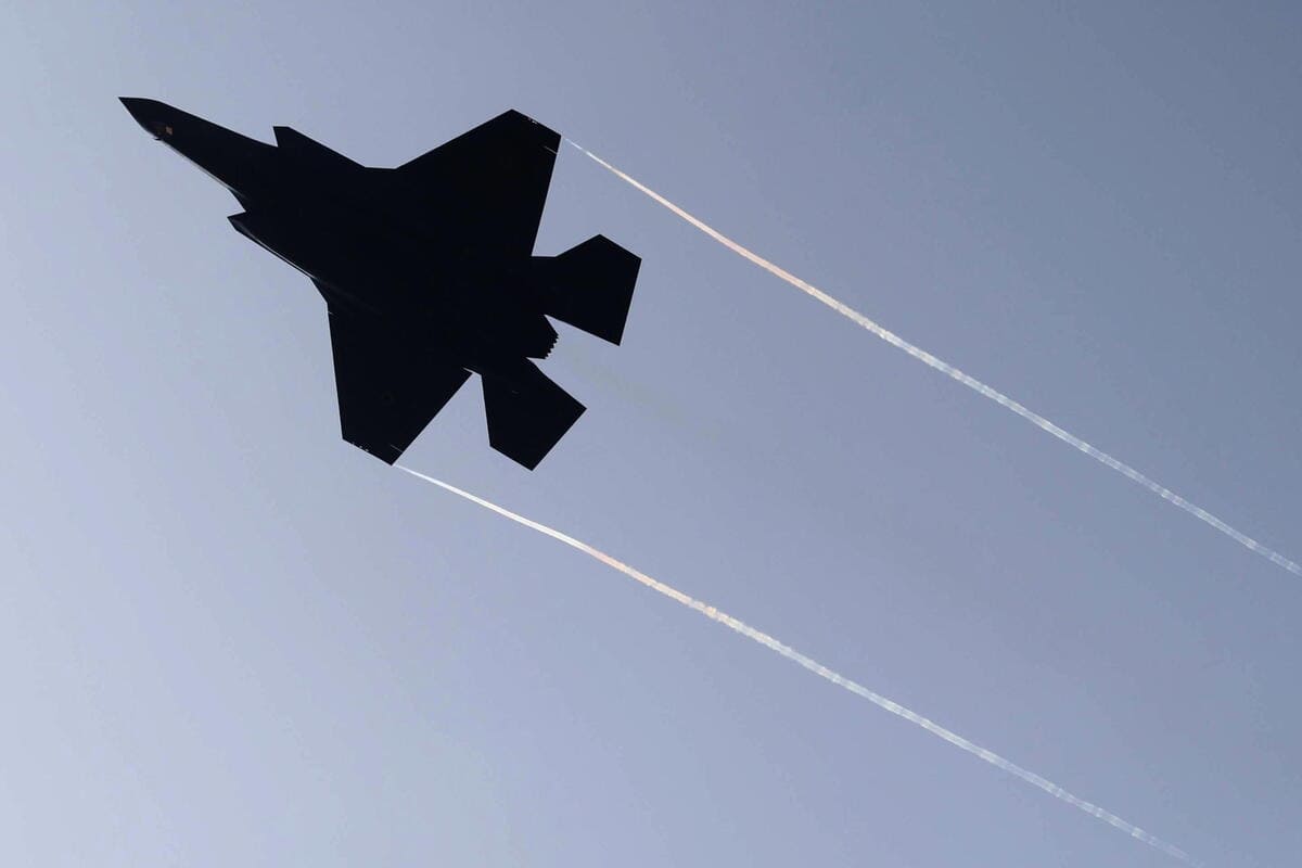 Un F35 fighter israeliano, 14 aprile 2024 (Ansa)