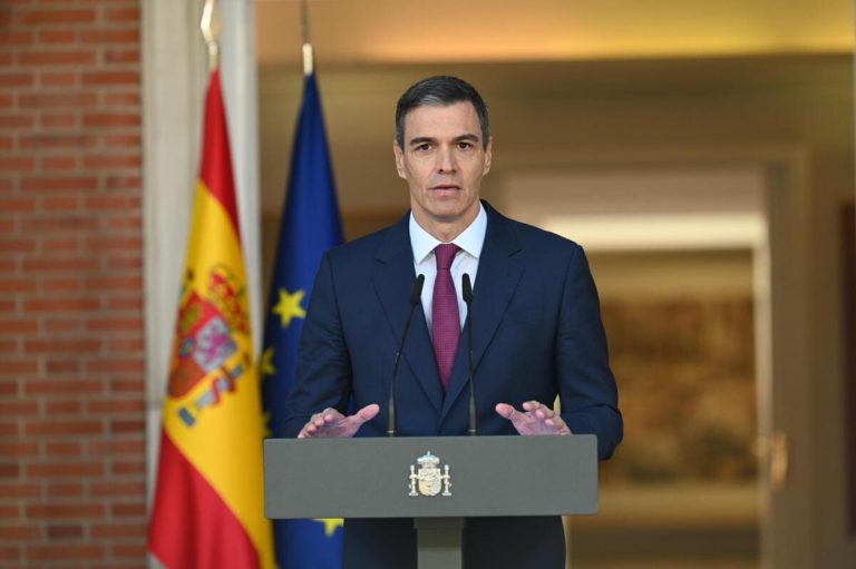 L’astuto Sanchez non si dimette e si rilancia anche questa volta. Fino a quando?
