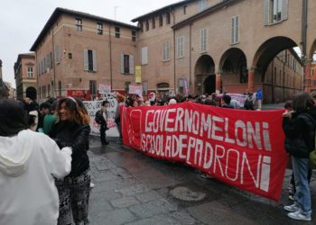 Il corteo di studenti appartenenti a collettivi di licei e università, Bologna, 18 novembre 2022, Ansa
