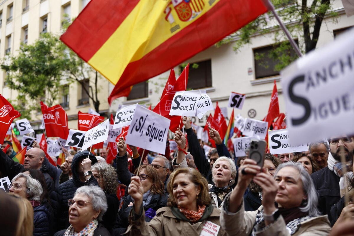 Manifestazione per Pedro Sanchez in Spagna