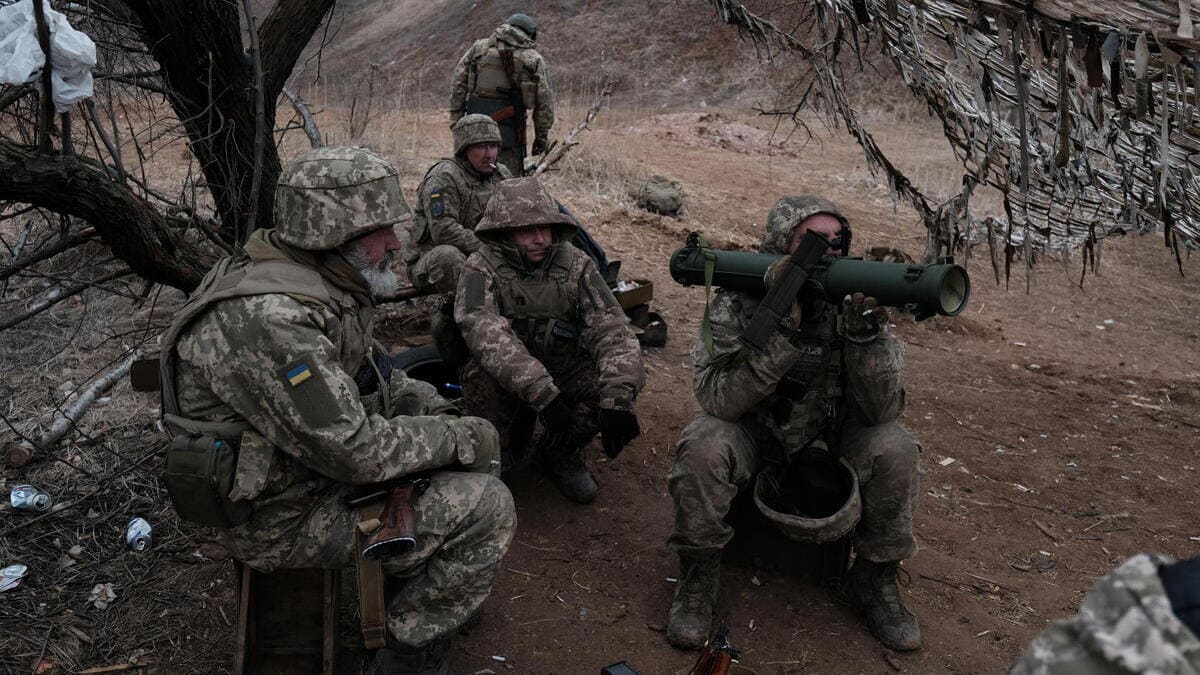 L'esercito ucraino addestra nuovi soldati vicino al fronte, a Donetsk