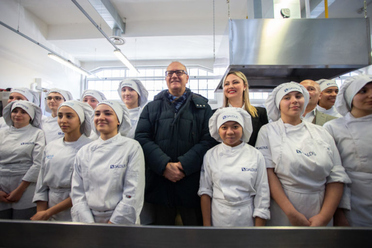 “Libertà” e “lavoro”, le due grandi parole che servono alla scuola